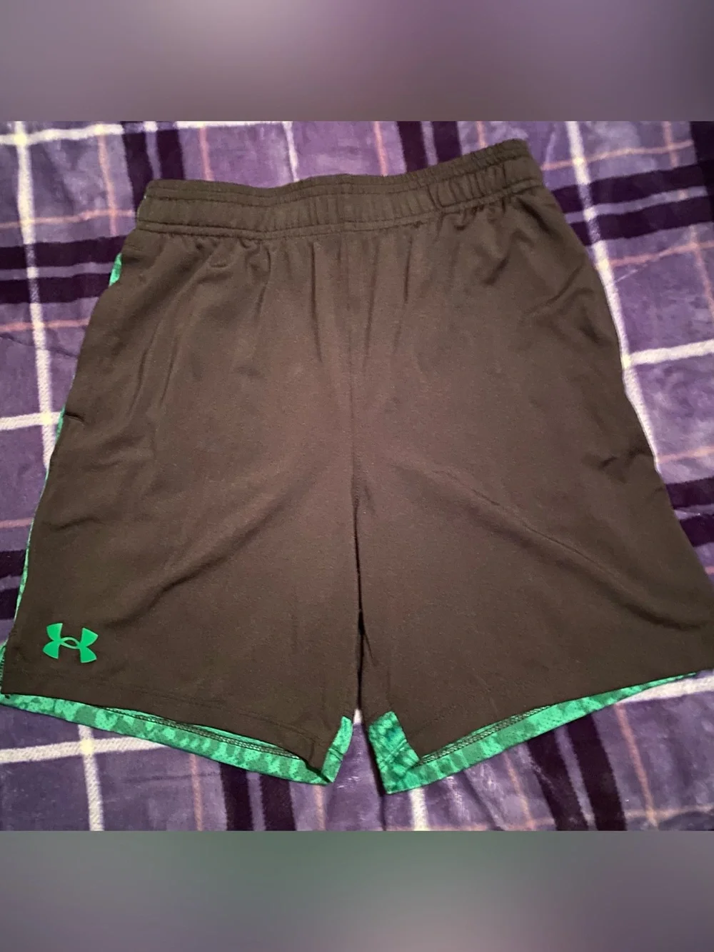 Under armour lot of 5 youth boys outfits